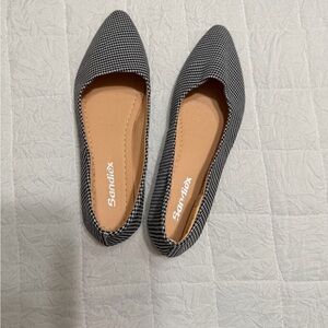 Women's Black and White Houndstooth Flats